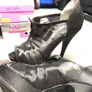 Vera Wang Heels, Black, size 8